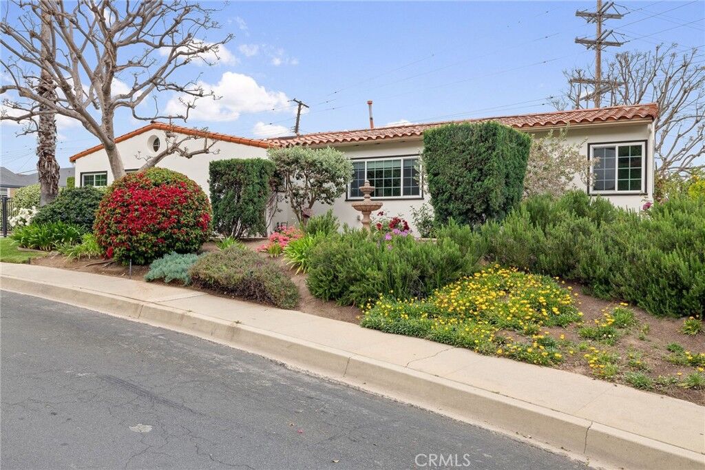 Property Photo: 4119 Calle De Primera CA 90505