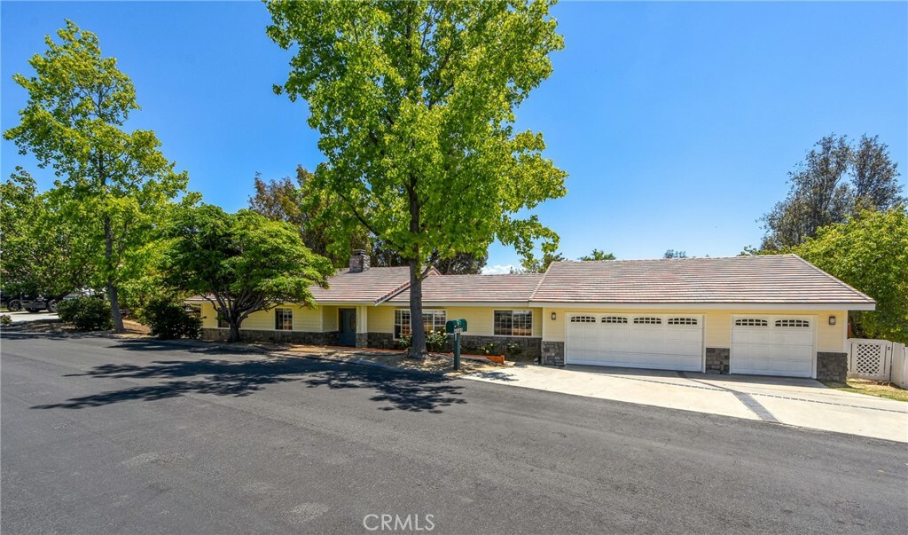 Property Photo: 40880 Via Los Altos CA 92591