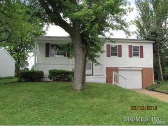 Property Photo: 211 Wellesley Drive IL 62269