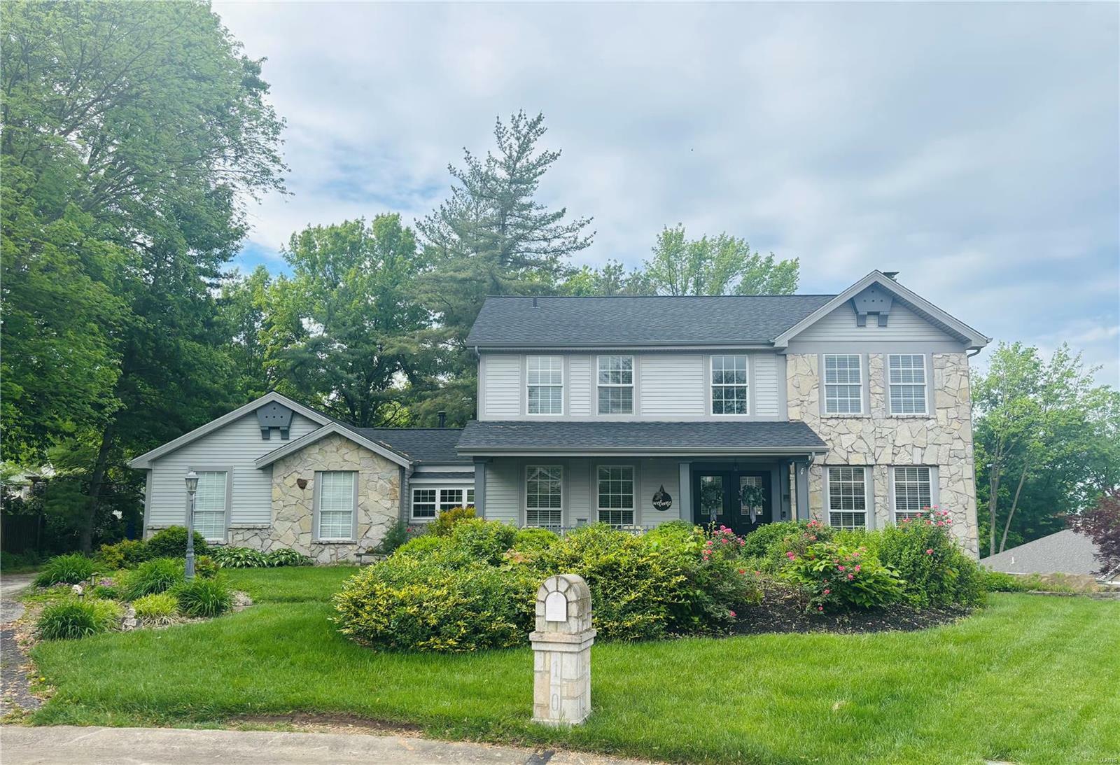 Property Photo: 10 Elk Ridge Court MO 63304