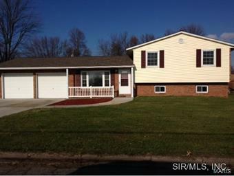 Property Photo: 709 E Bethalto Boulevard E IL 62010
