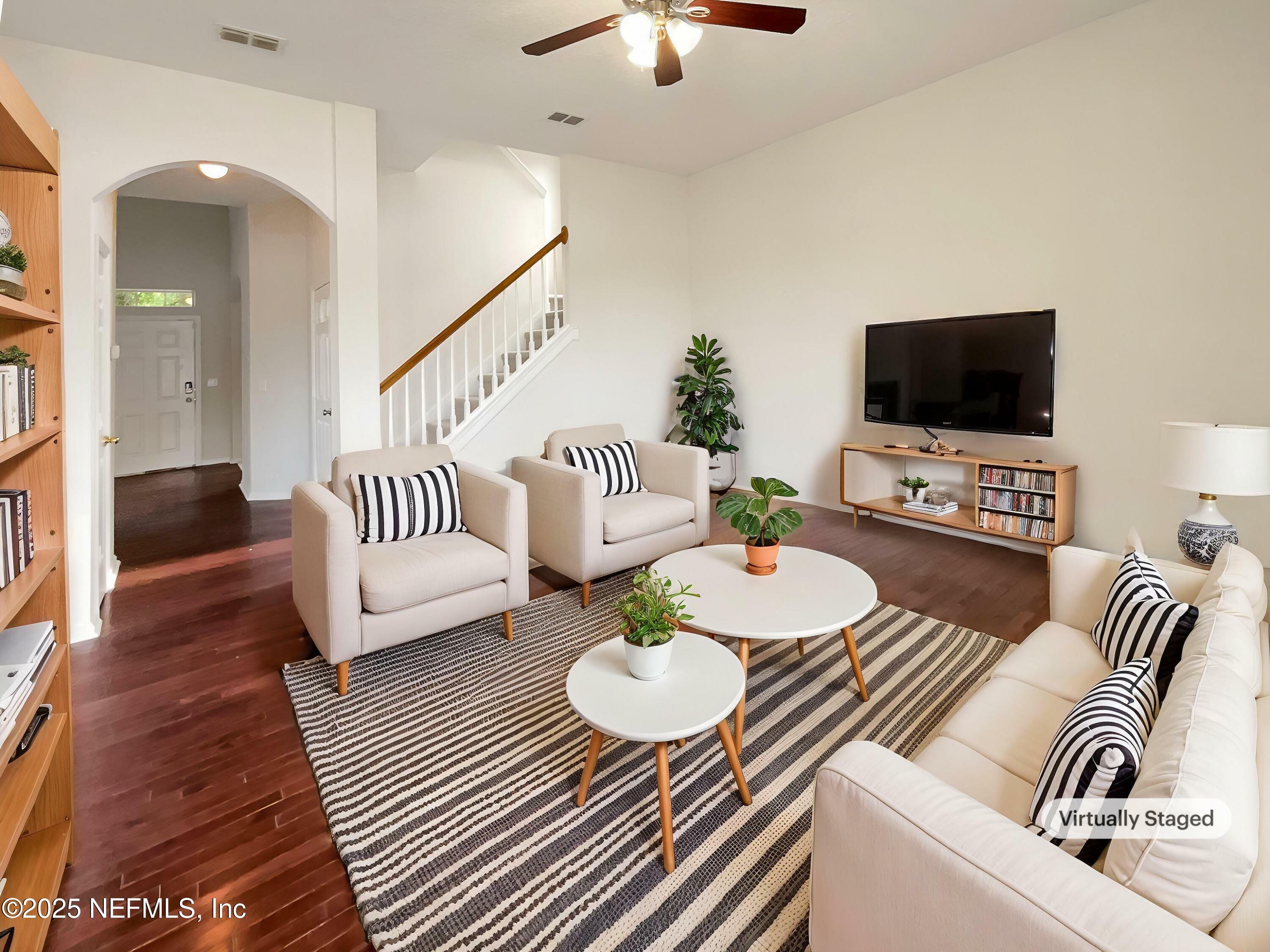 Property Photo: 9141 Prosperity Lake Drive FL 32244