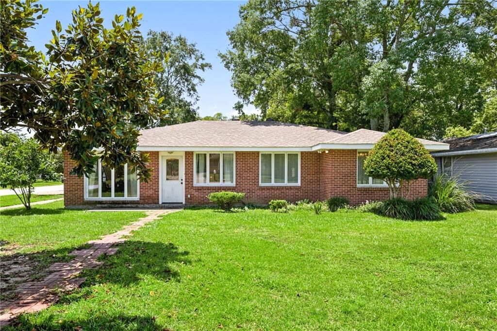 Property Photo:  389 Hickory Drive  LA 70458 