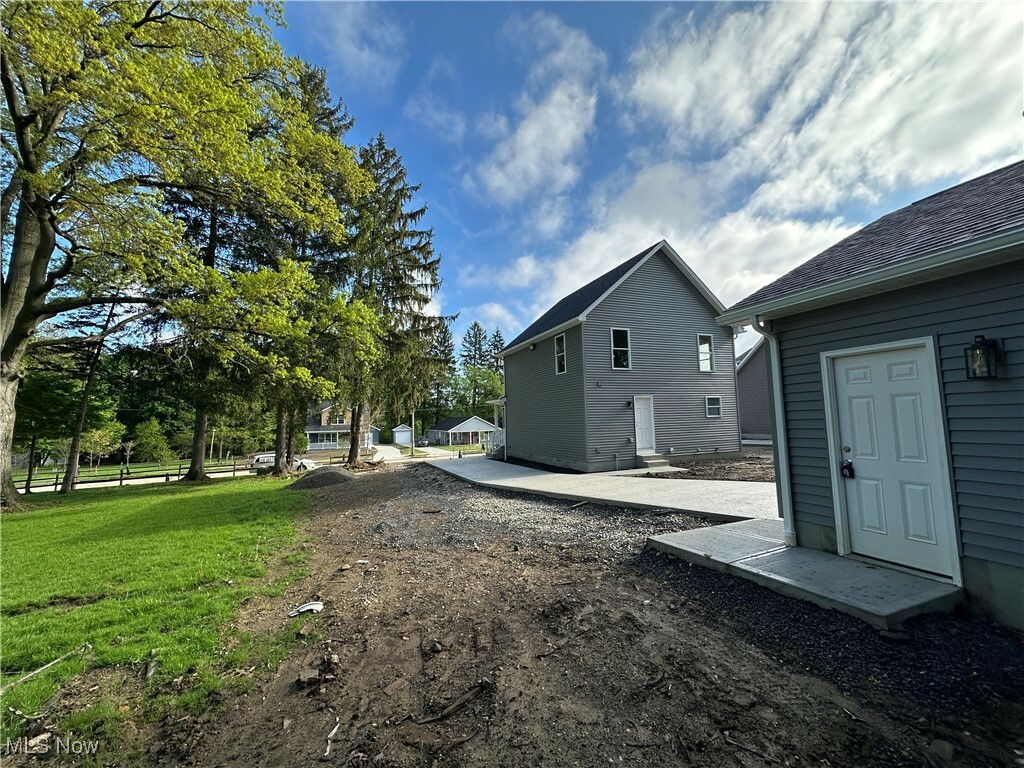 Property Photo: 737 Mineral Springs Avenue OH 44511