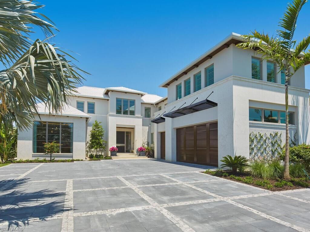 Property Photo:  3233 Gin Ln  FL 34102 