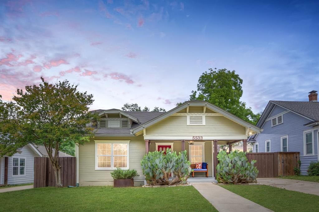 Property Photo: 5533 Bonita Avenue TX 75206