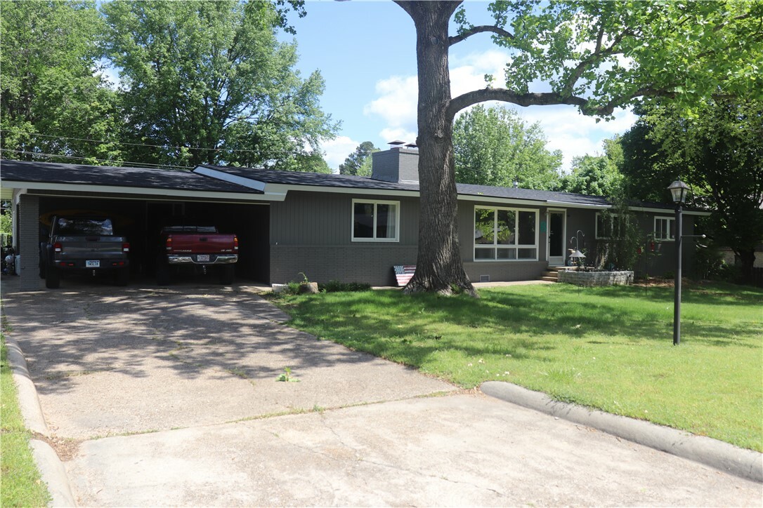 Property Photo: 1503 W Park AR 72601