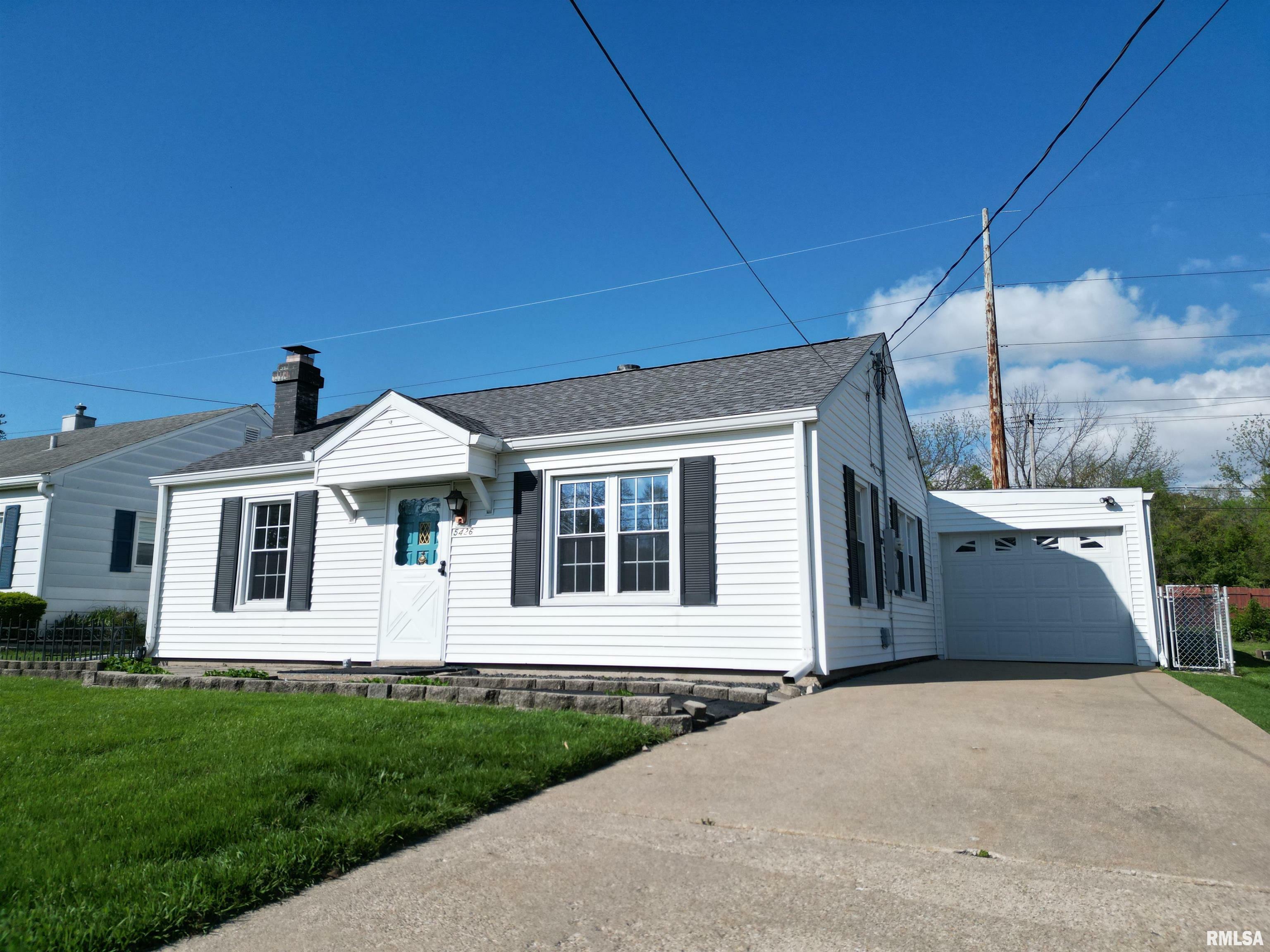 Property Photo: 5426 N Glen Elm Drive IL 61616