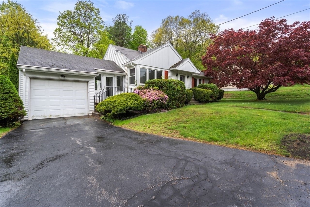 Property Photo: 7 Westland Cir MA 01583