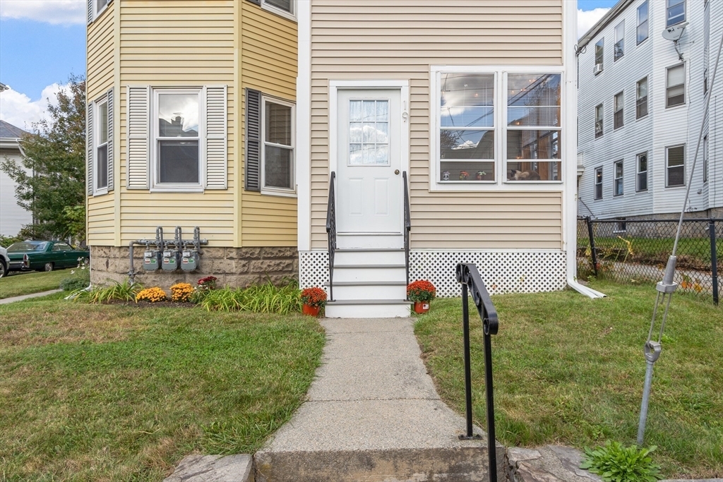 Property Photo: 19 King Philip Rd MA 01606