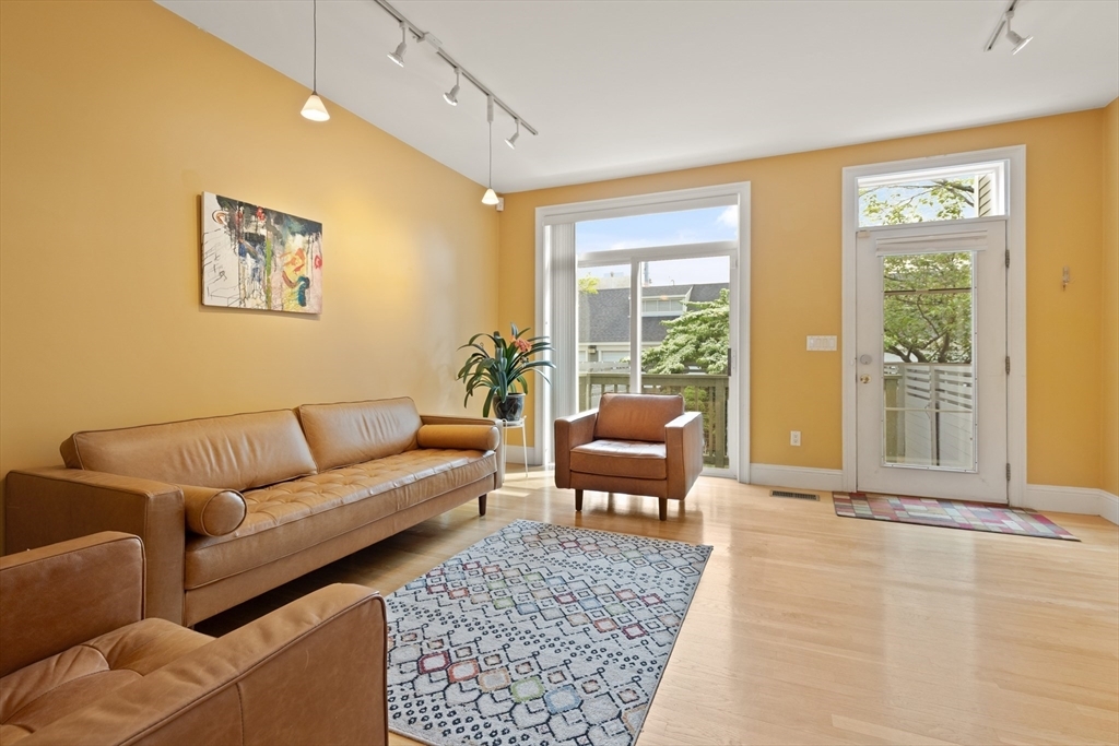 Property Photo:  177 Pemberton St 11  MA 02140 