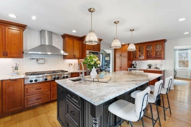 Property Photo: 4 Violet Rd MA 01821