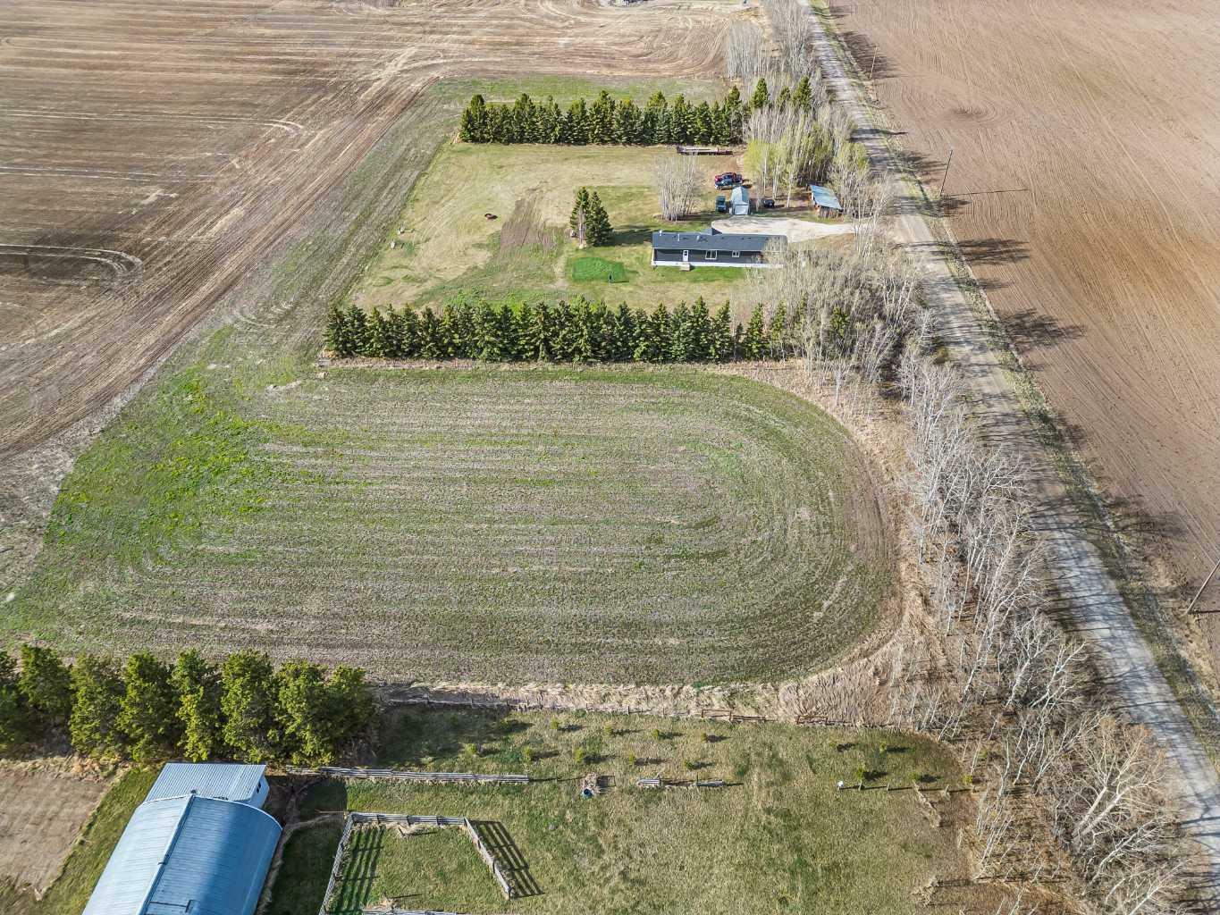 Photo de la propriété:  390022 Range Road 42  AB T0M 0P0 