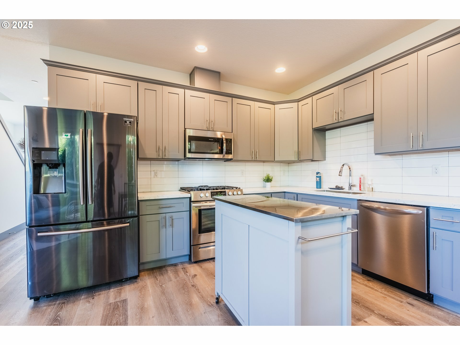 Property Photo: 2904 SE 87th Ave OR 97266