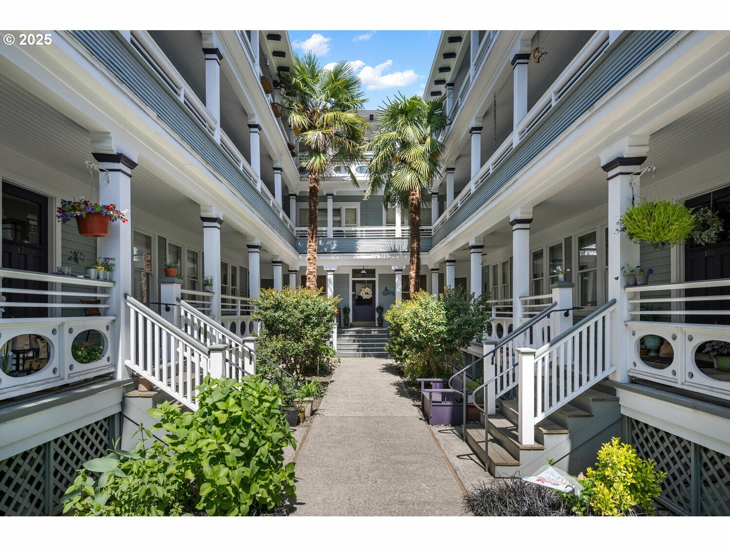 Property Photo: 2127 NW Irving St 103 OR 97210