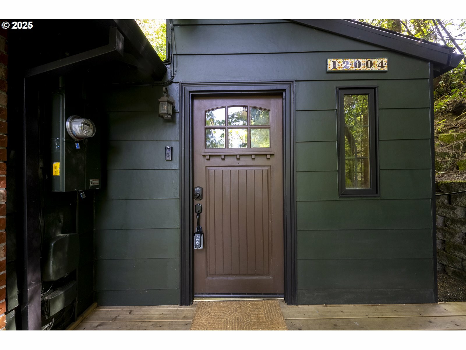 Property Photo: 12004 SE Henderson Dr OR 97266