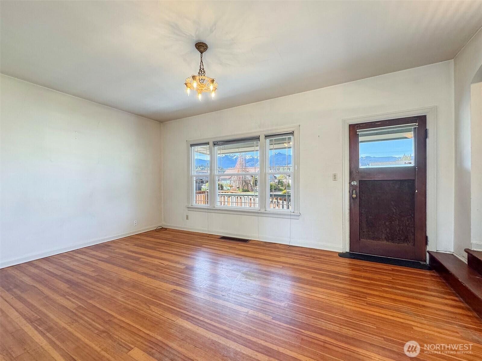 Property Photo: 721 Georgiana Street WA 98362