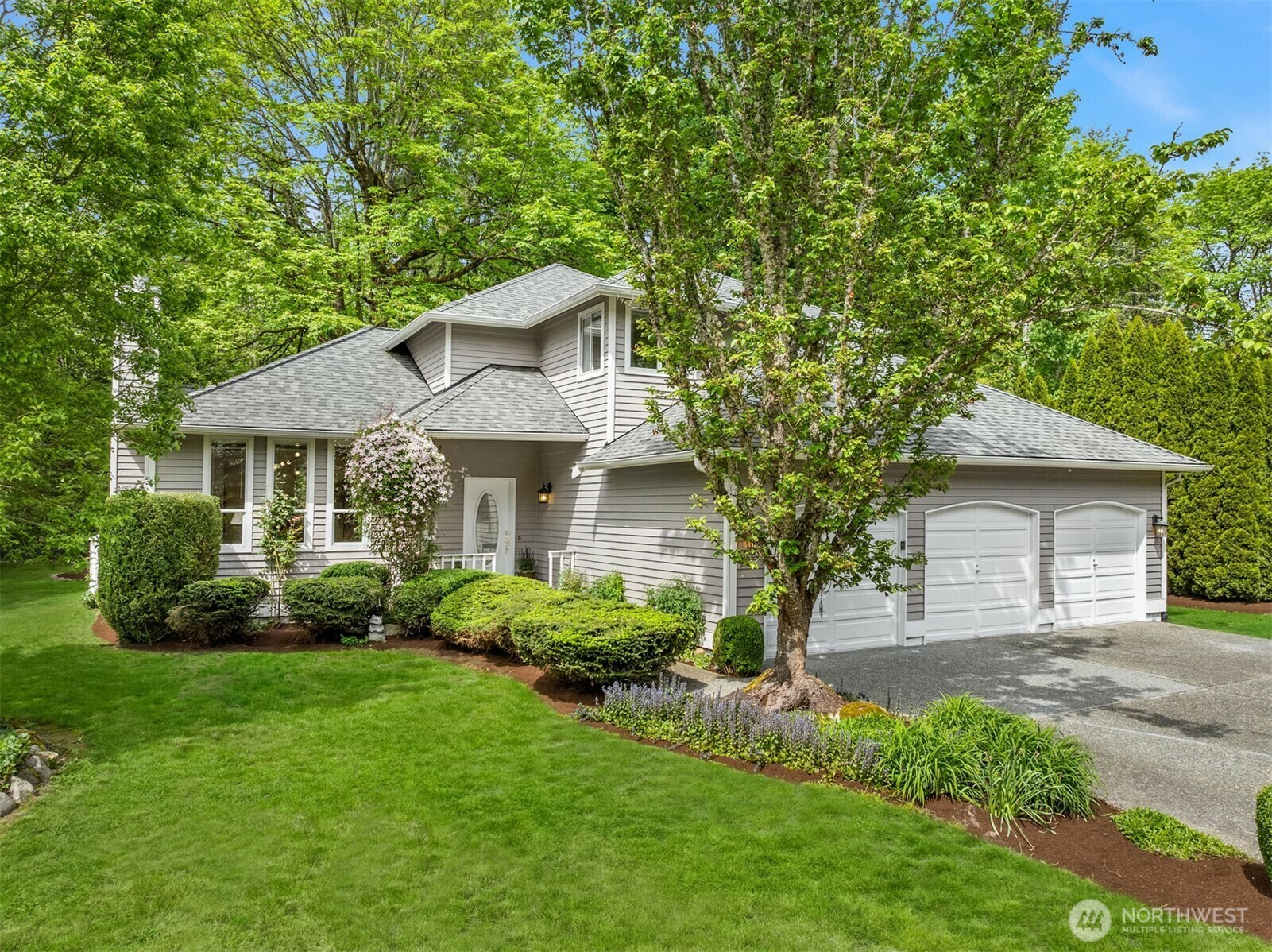 Property Photo: 26226 NE 45th Street WA 98053