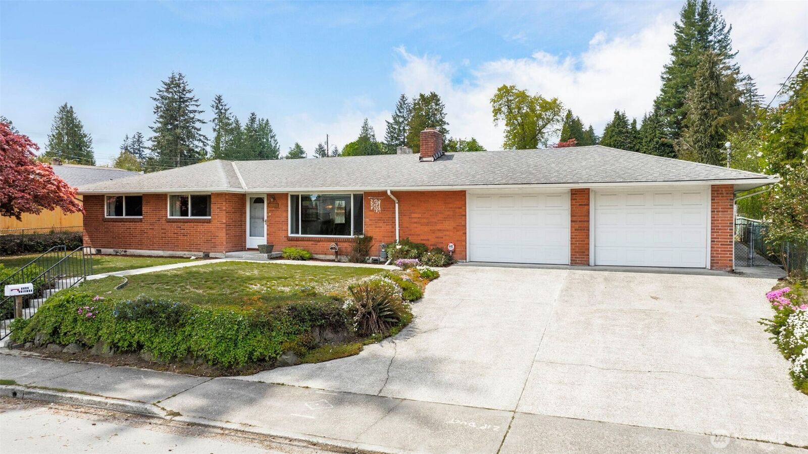 Property Photo:  7304  Beverly Boulevard  WA 98203 