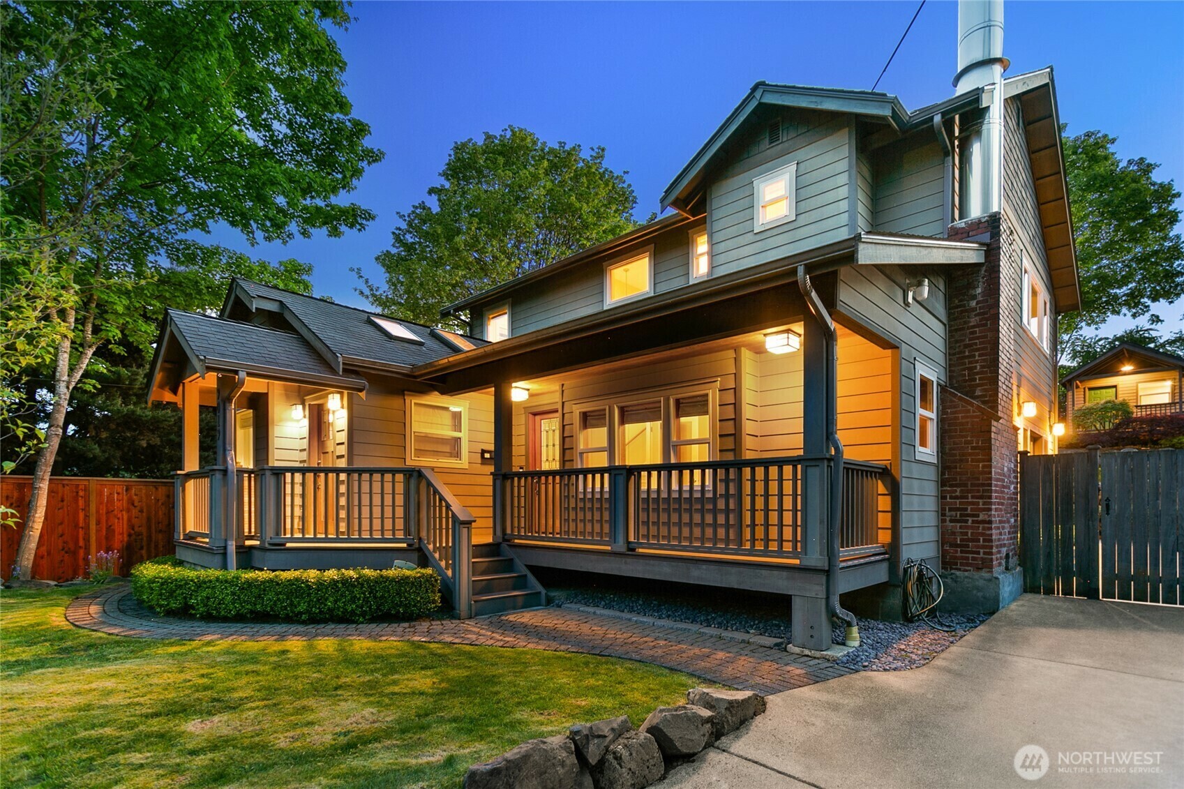 Property Photo: 9019 Burke Avenue N WA 98103
