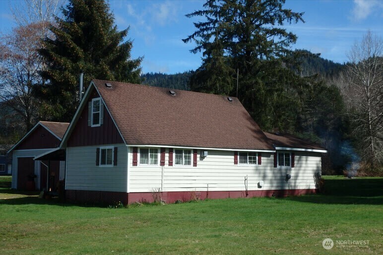 Property Photo: 5462 US Highway 101 WA 98566