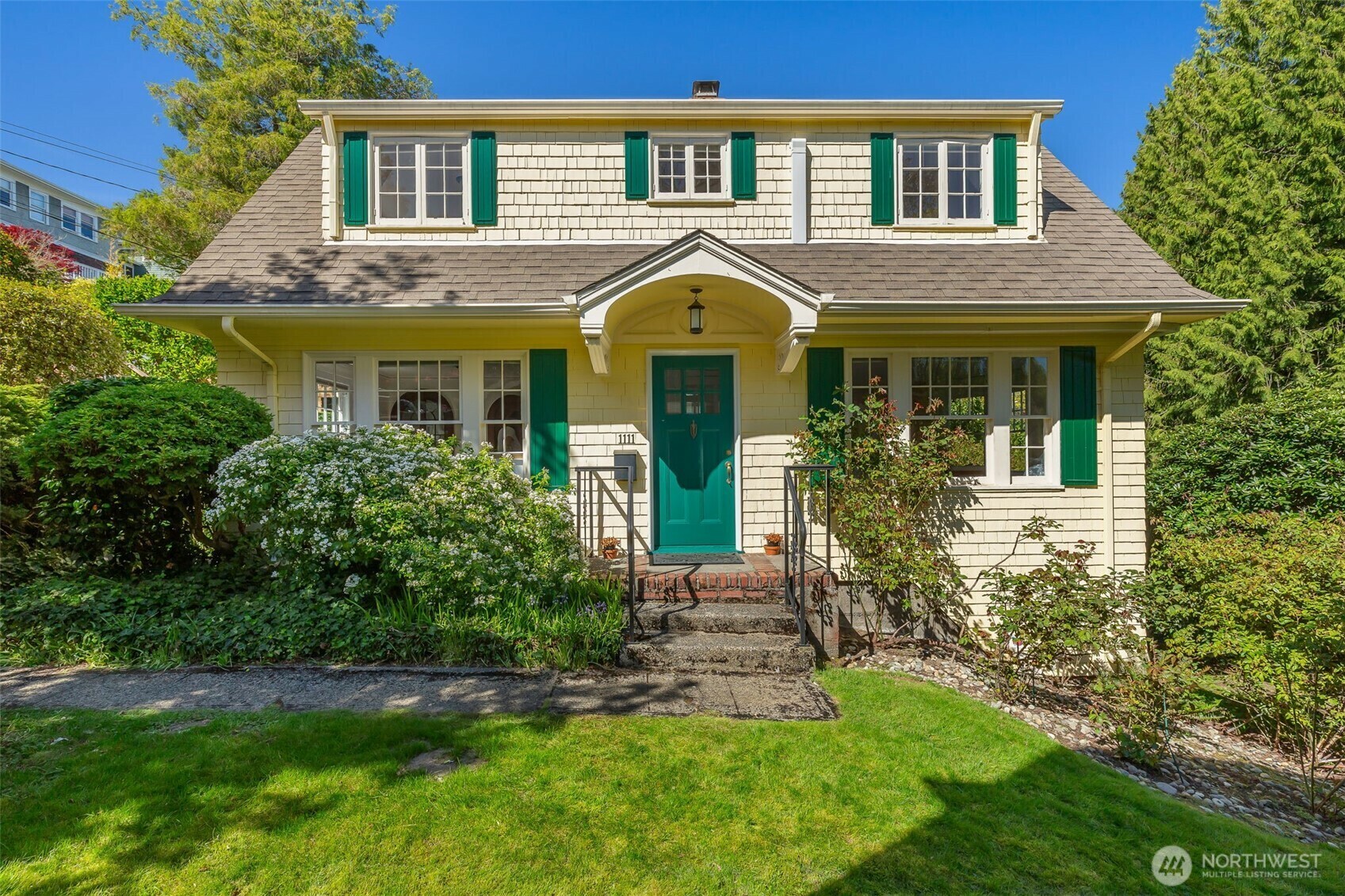 Property Photo: 1111 38th Avenue WA 98122