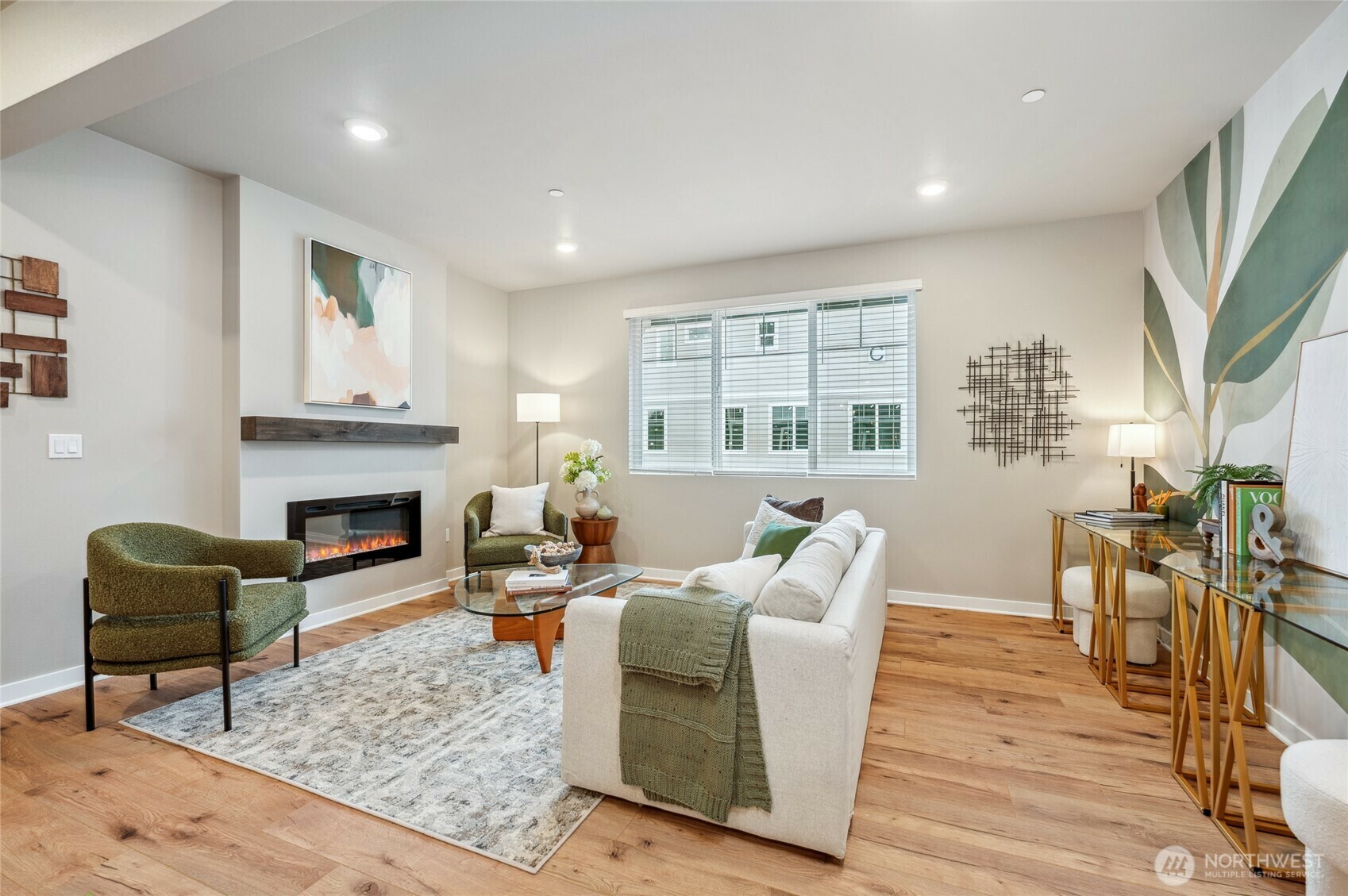 Property Photo: 13730 Manor Way G4 WA 98087