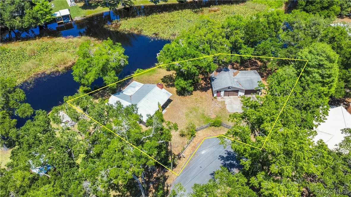 Property Photo: 8915 E Echo Court FL 34450
