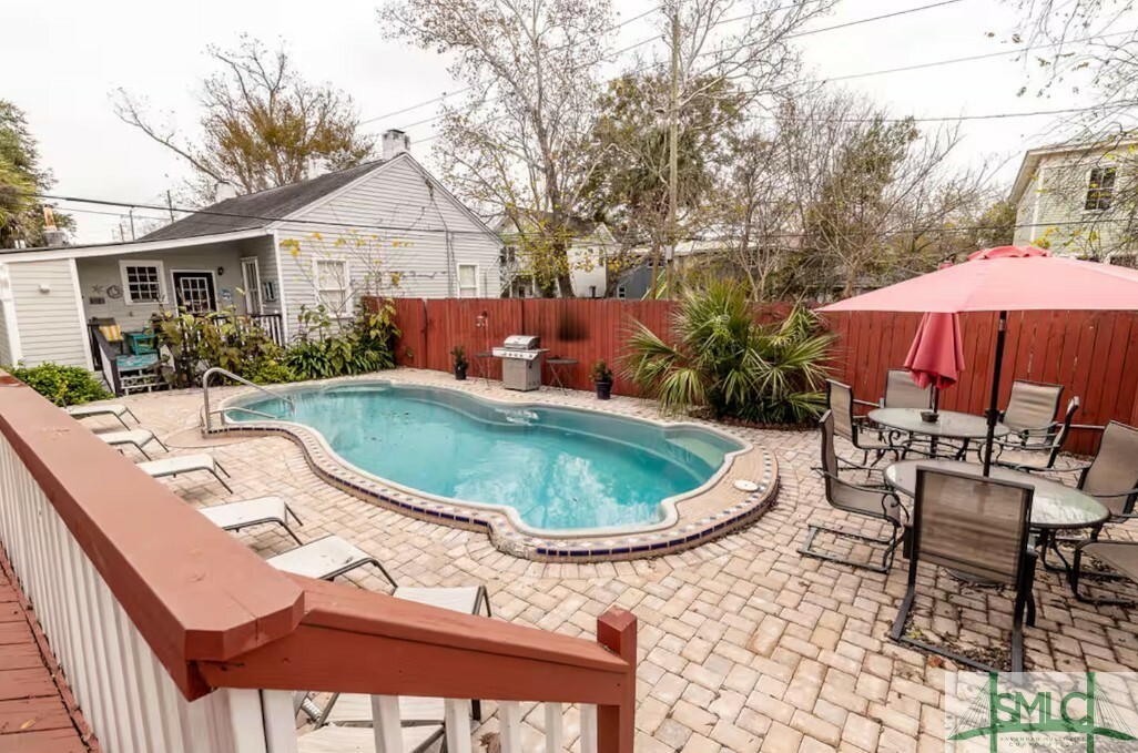 Property Photo: 526 E Gwinnett Lane 4 GA 31401
