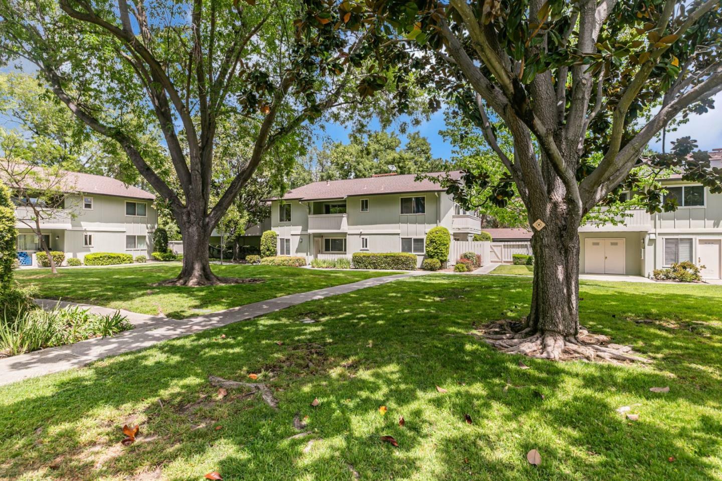 Property Photo: 264 North Whisman Road 11 CA 94043