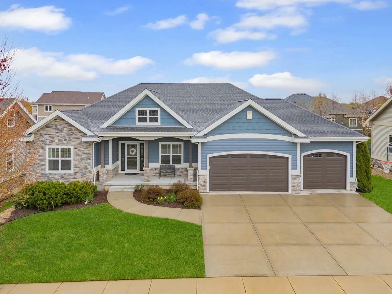 Property Photo: 824 Richard Way WI 53597