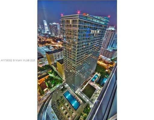 Property Photo: 1111 SW 1st Ave 1023-N FL 33130
