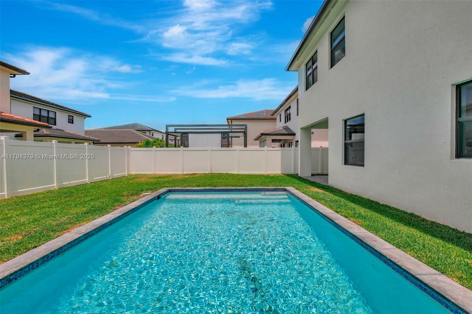 Property Photo: 4398 SW 174th Ave FL 33029