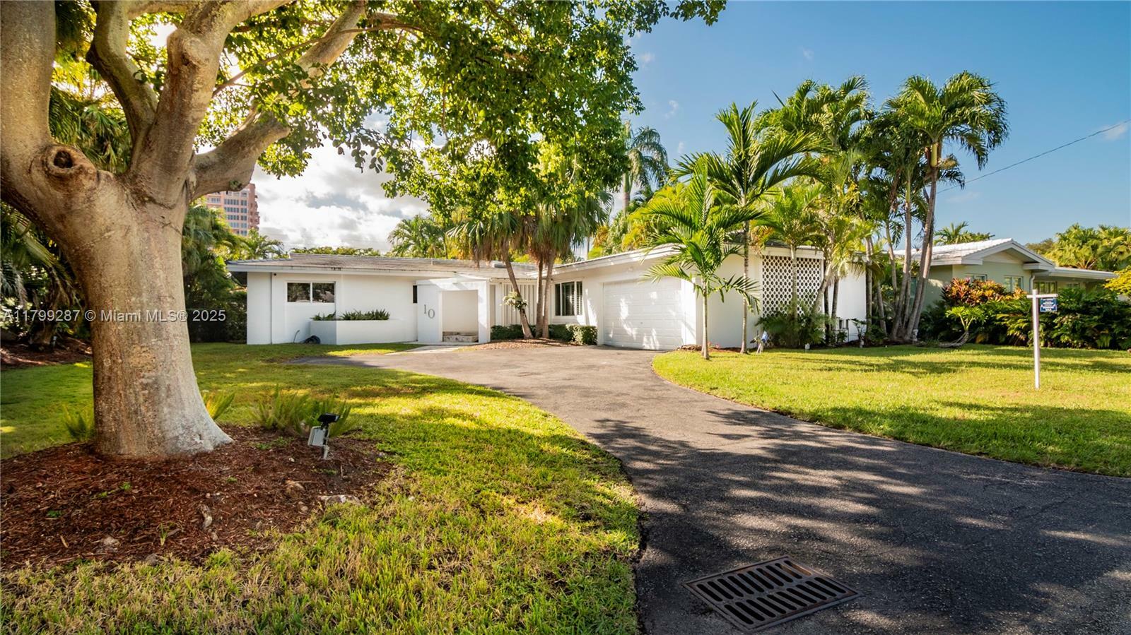 Property Photo: 10 Prospect Dr FL 33133