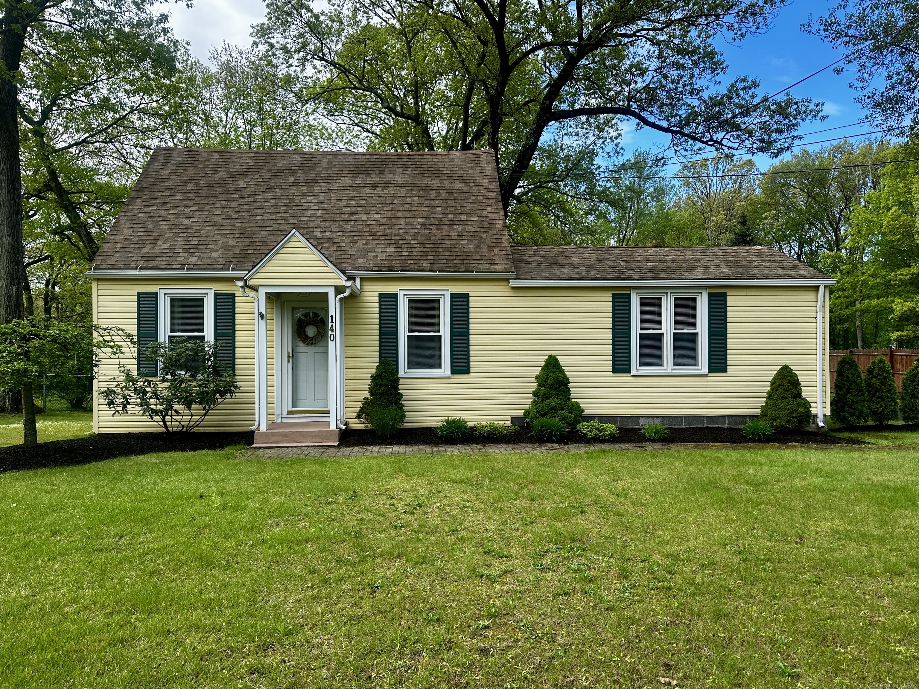 140 Clintonville Road  North Haven CT 06473 photo