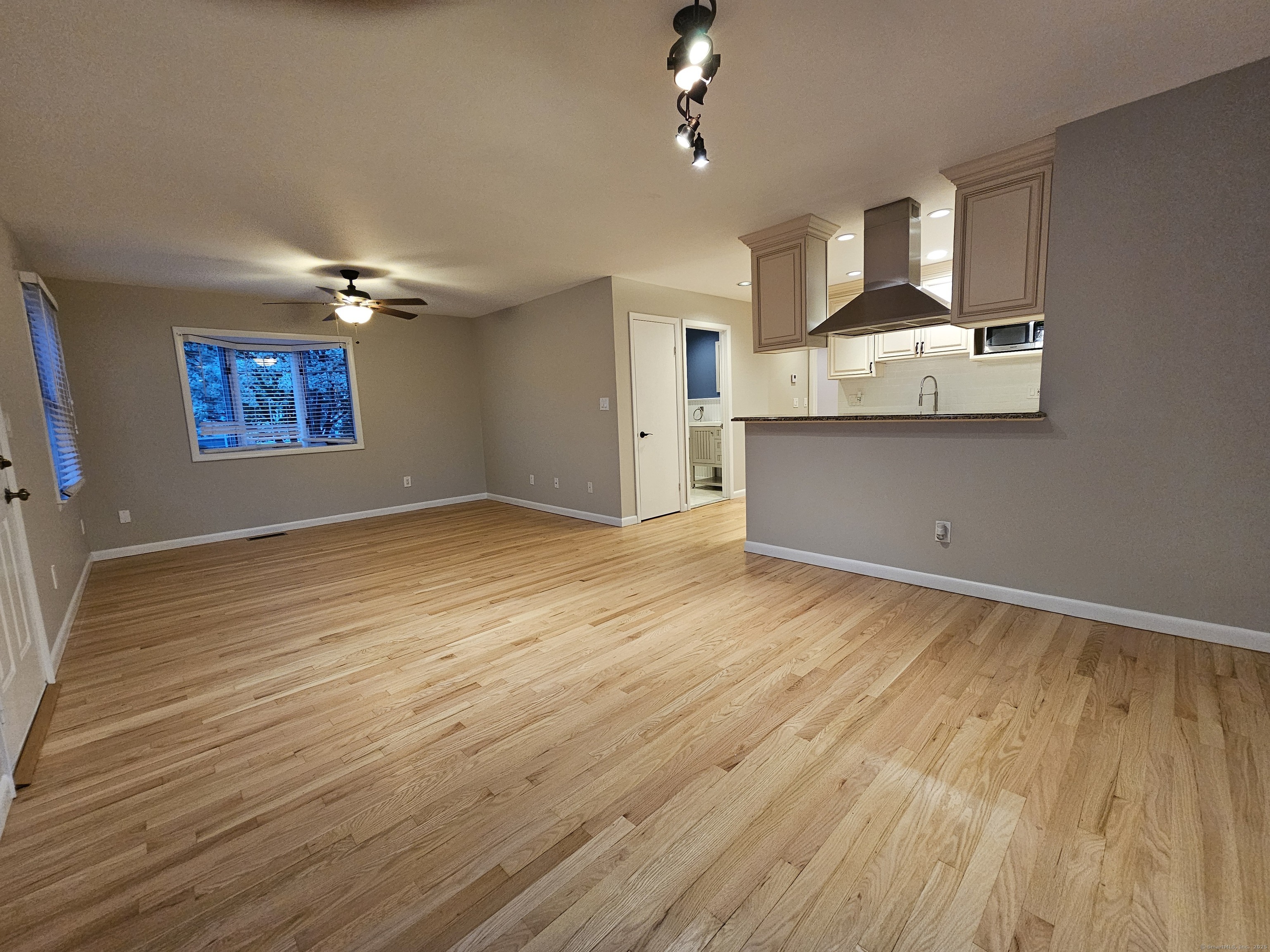 Property Photo: 246 Seaside Avenue Apt 2 CT 06902