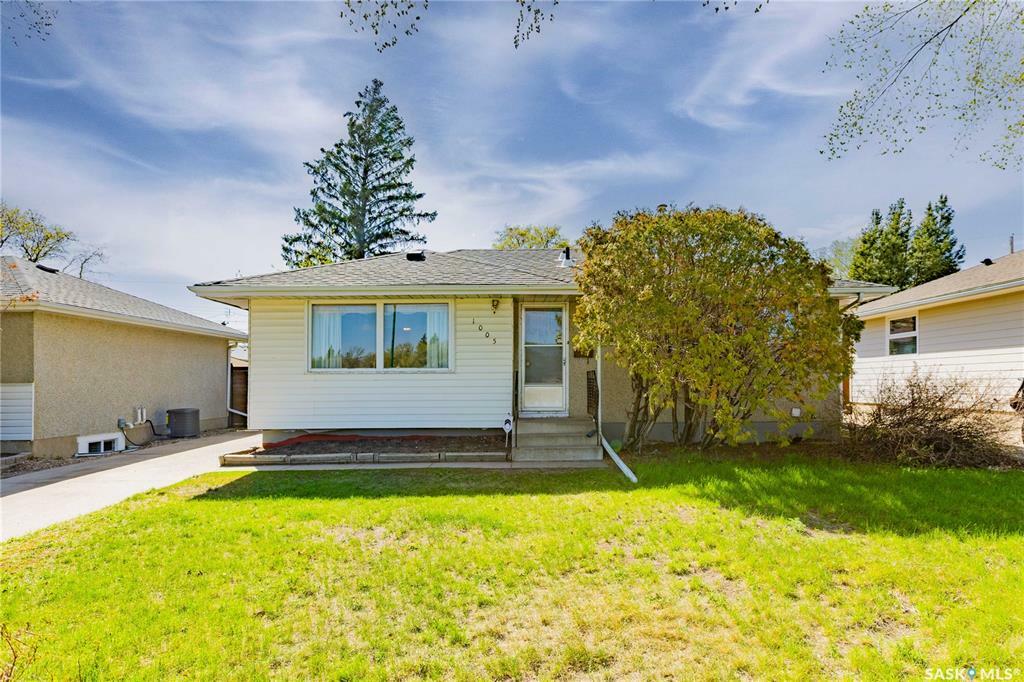 Property Photo: 1005 McMillan Avenue SK S7L 2T9