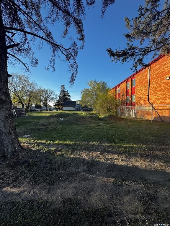 Property Photo:  1816 22nd Street W  SK S7H 0A9 