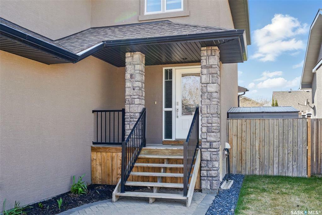 Property Photo: 130 Blackstock Cove SK S7T 0H4