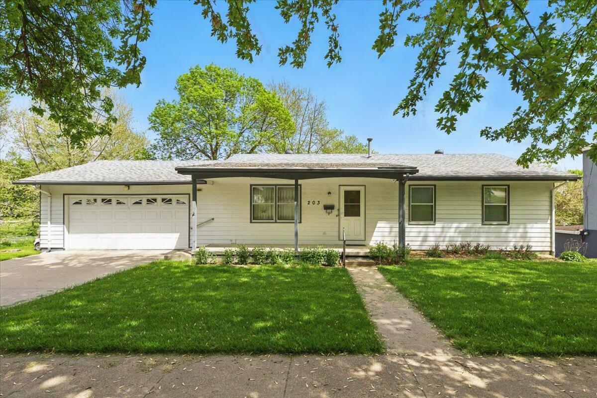 203 N Hazel  Street  Glenwood IA 51534 photo