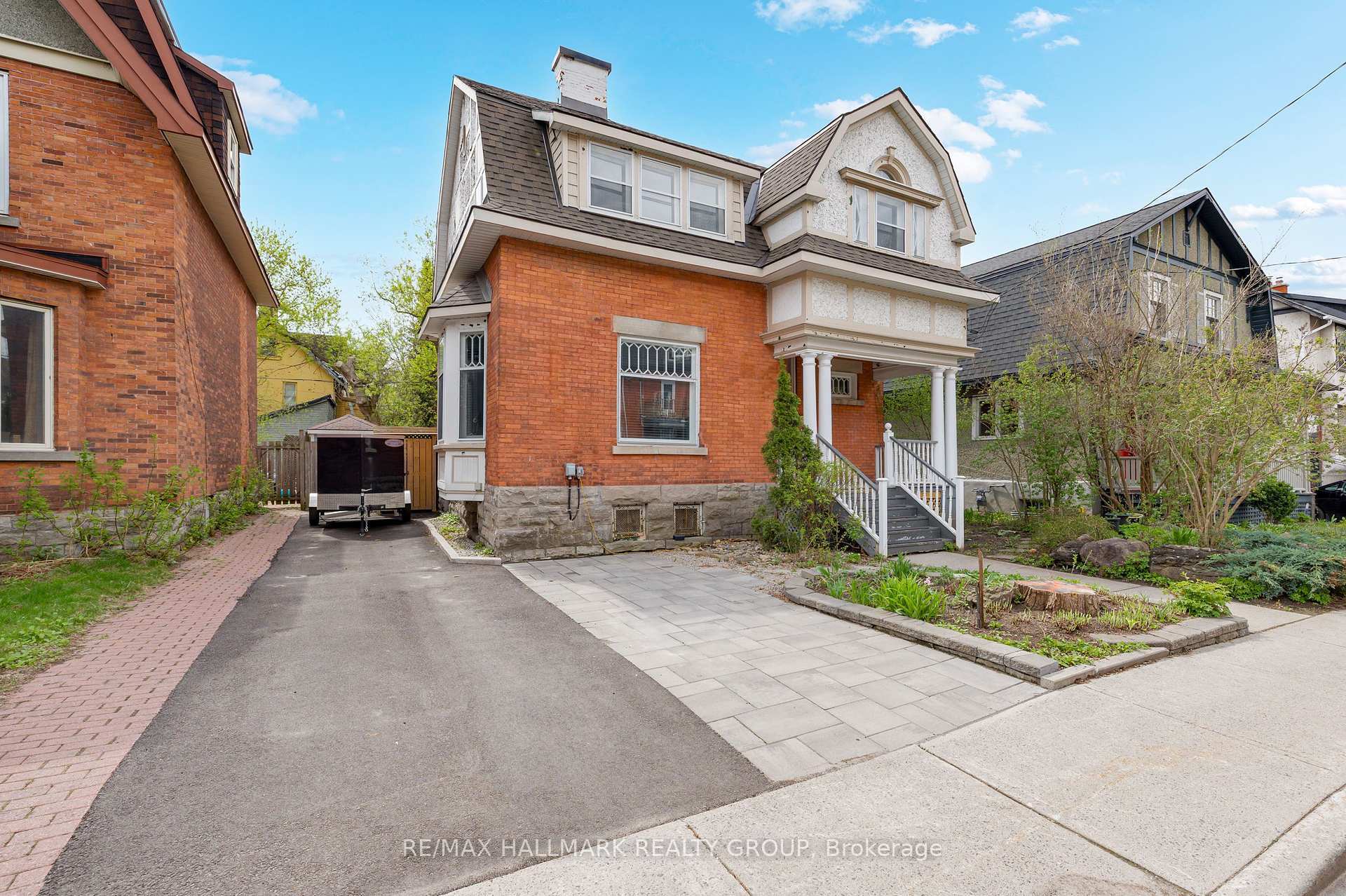 Property Photo: 396 Daly Avenue ON K1N 6H2