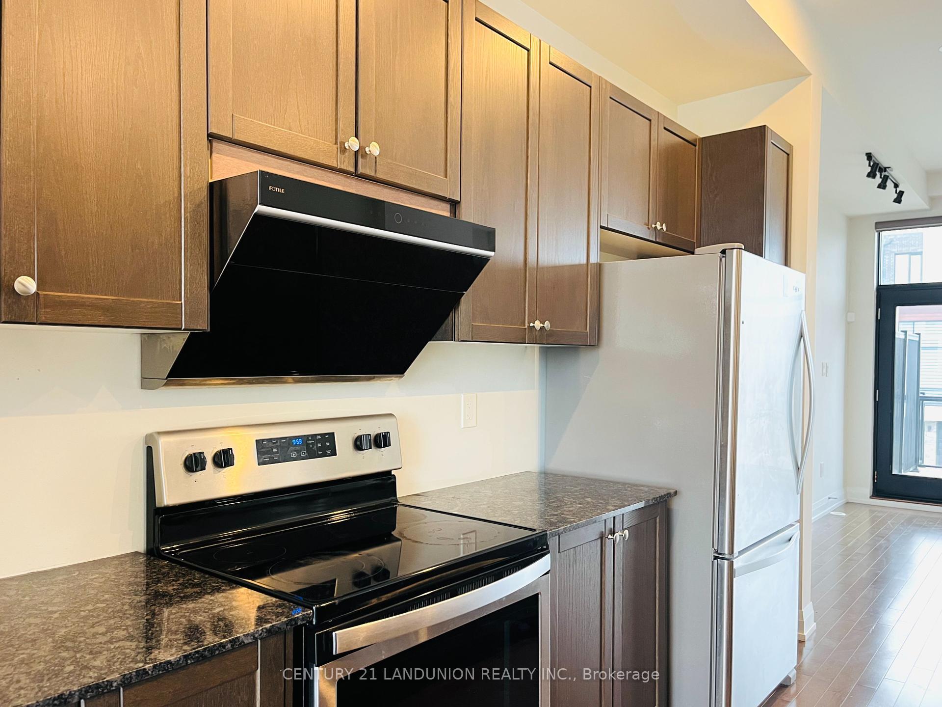 Property Photo: 9601 Bathurst Street ON L4C 5S9
