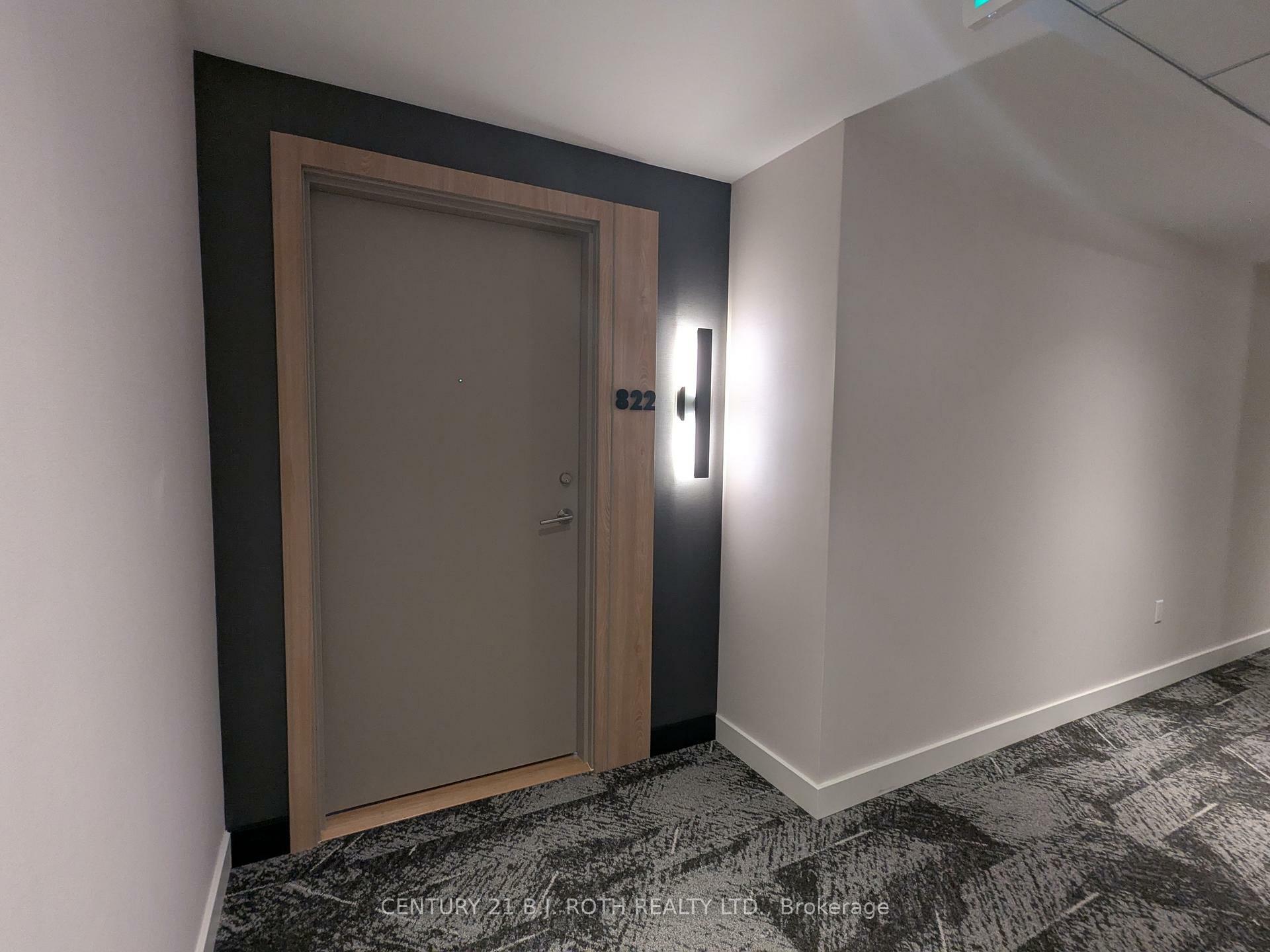 Property Photo: 185 Dunlop Street E 822 ON L4M 0L7