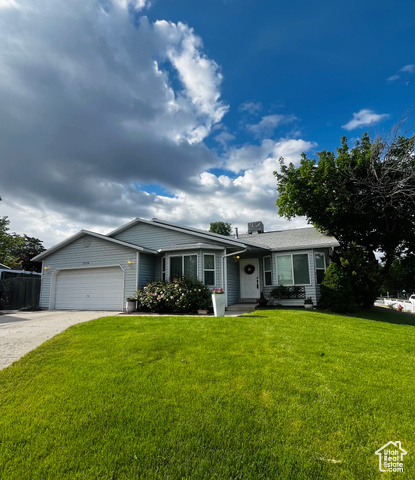 Property Photo: 1206 E Moss Cir UT 84047
