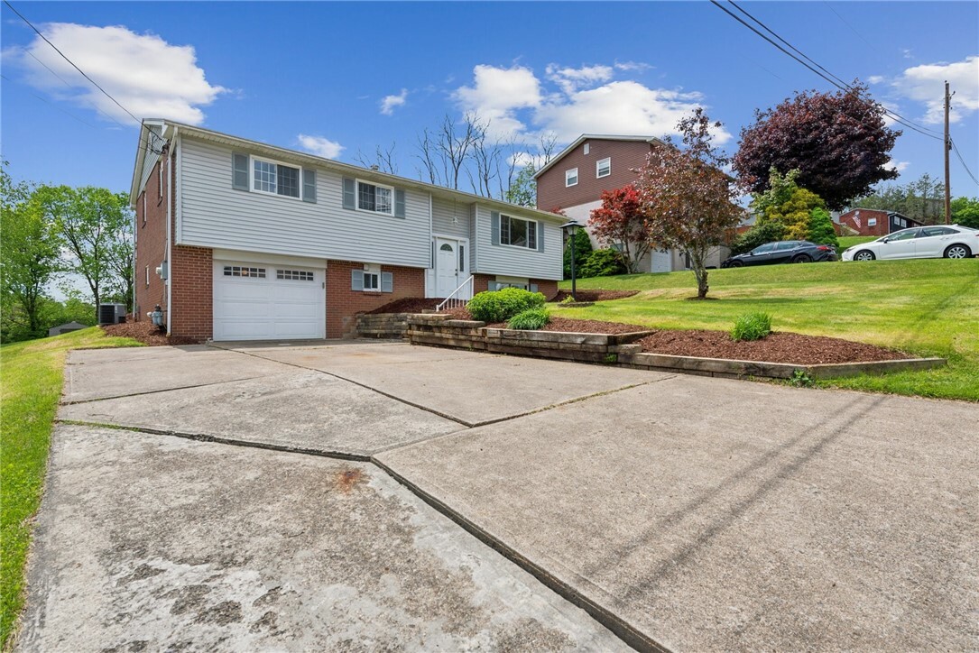 Property Photo: 153 Sunrise Dr PA 15642