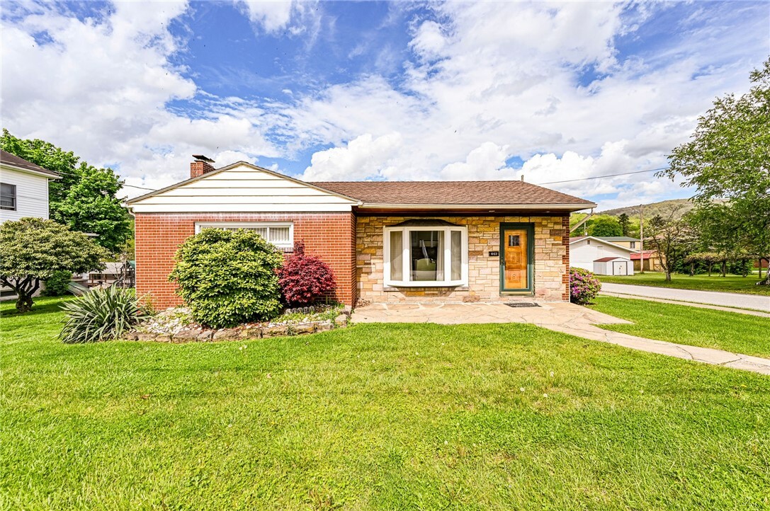 Property Photo: 642 Washington Street PA 15923