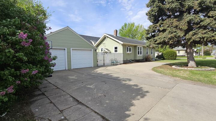 Property Photo:  724 N Washington St  SD 57401 