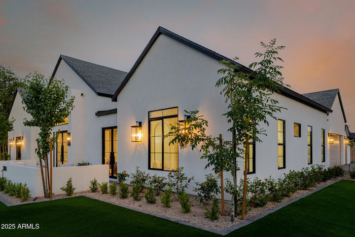 Property Photo: 3301 E Elm Street AZ 85018