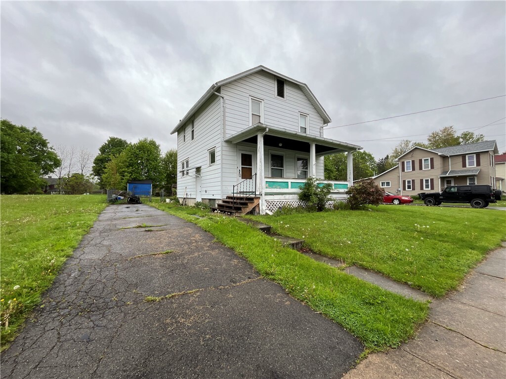 324 West Avenue  Elmira NY 14904 photo