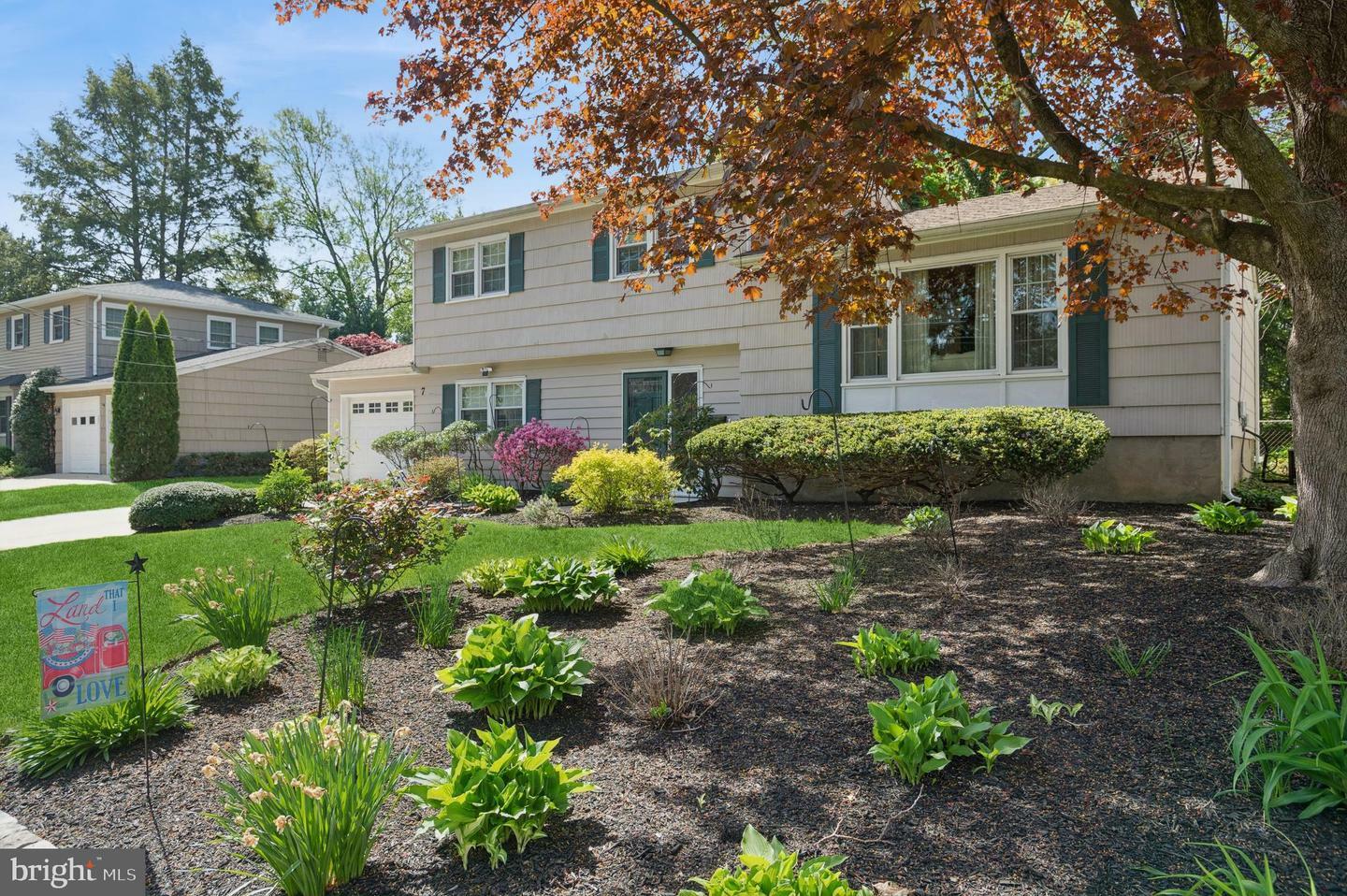 Property Photo: 7 Darrah La E NJ 08648